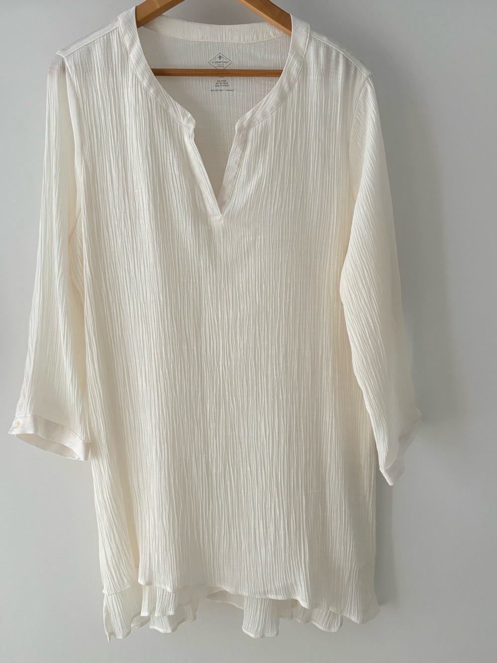 St. John's Bay—Gauze Cream Crinkle V-Neck Tunic, 3/4 Button Sleeve (Size XL)